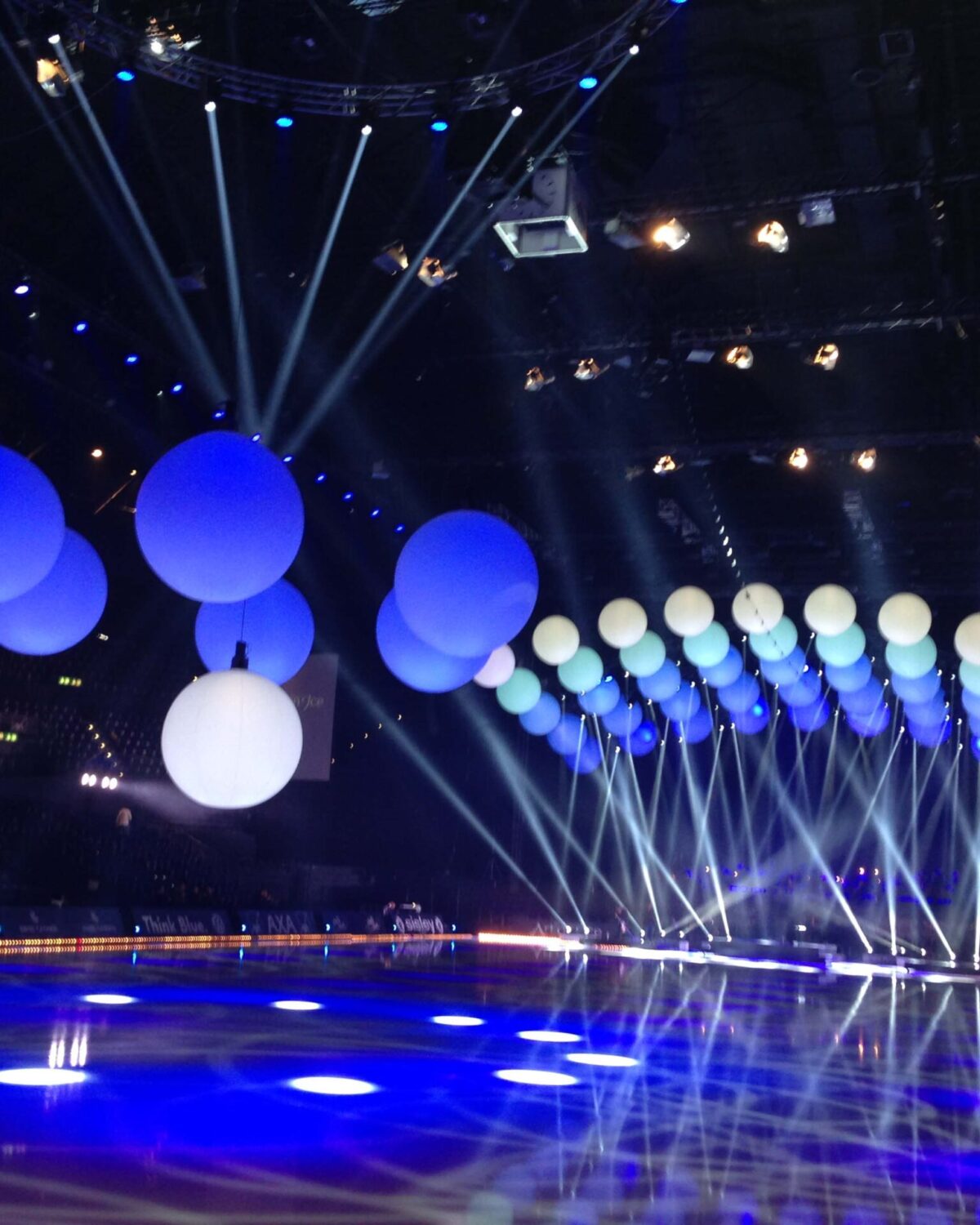 Lighting & Set design for the “Art on Ice” tour