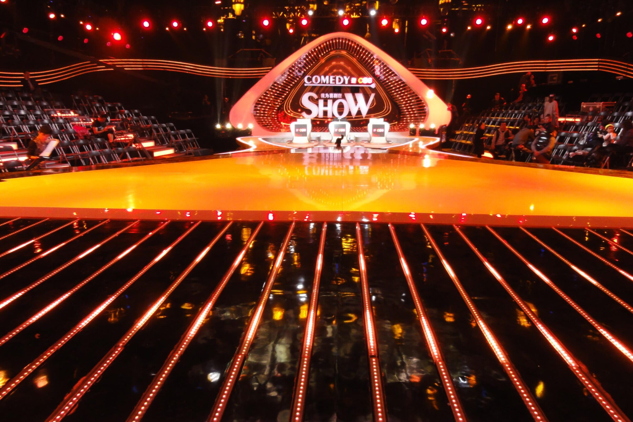 Lighting design for “I’m a comedy maniac” – project image 8