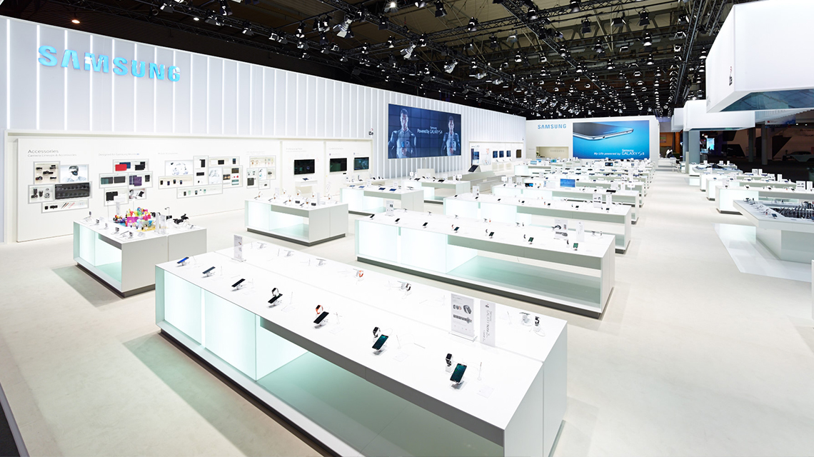Lighting design for Samsung booth at MWC – project image 3