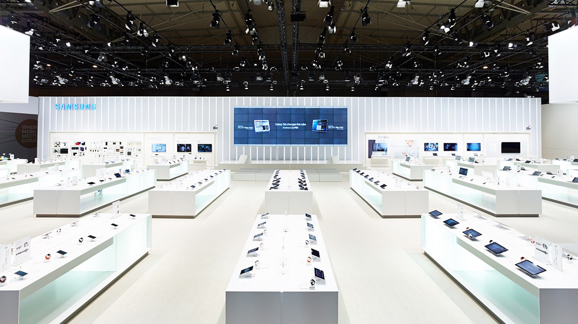 Lighting design for Samsung booth at MWC
