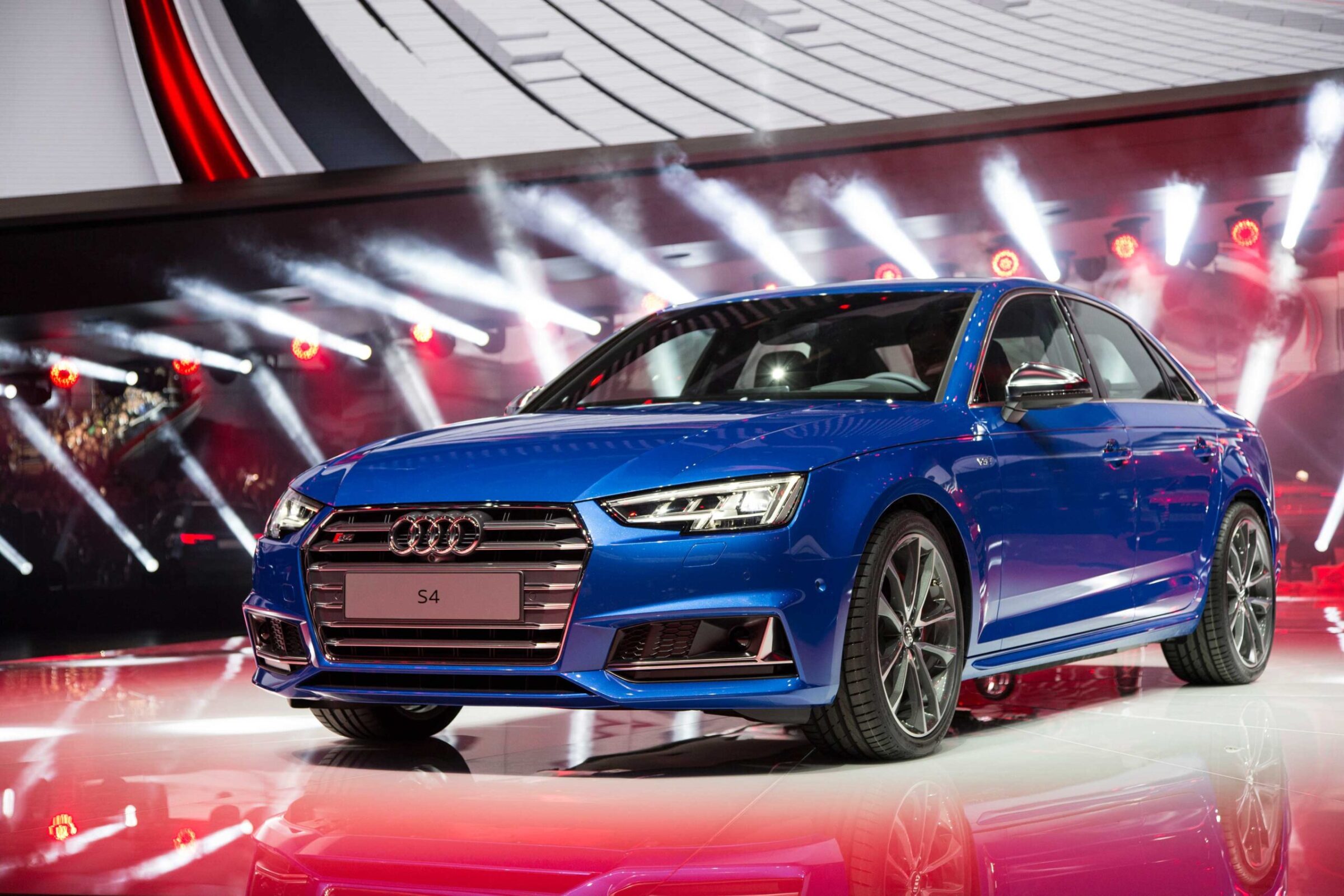 Associated lighting design for Audi’s IAA booth – project image 2