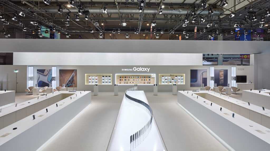 Lighting design for Samsungs MWC booth – project image 3