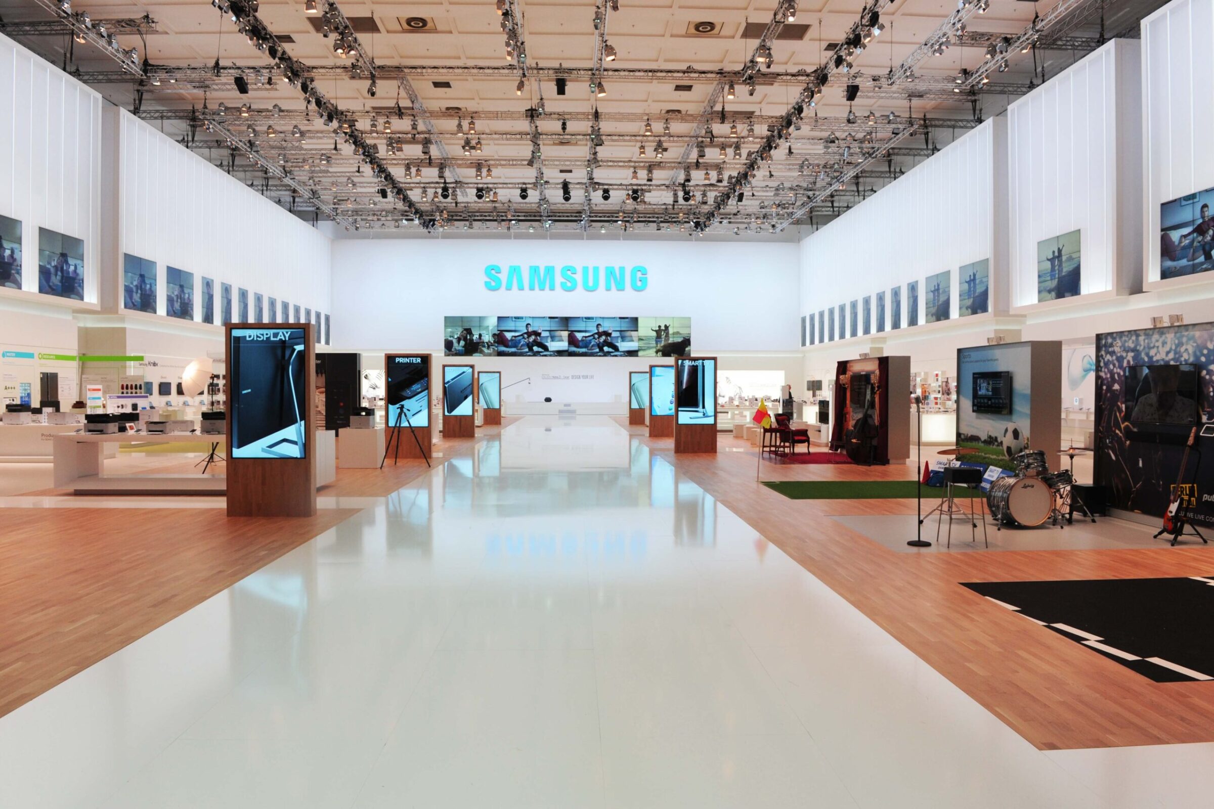 Lighting design for Samsung’s IFA booth – project image 1