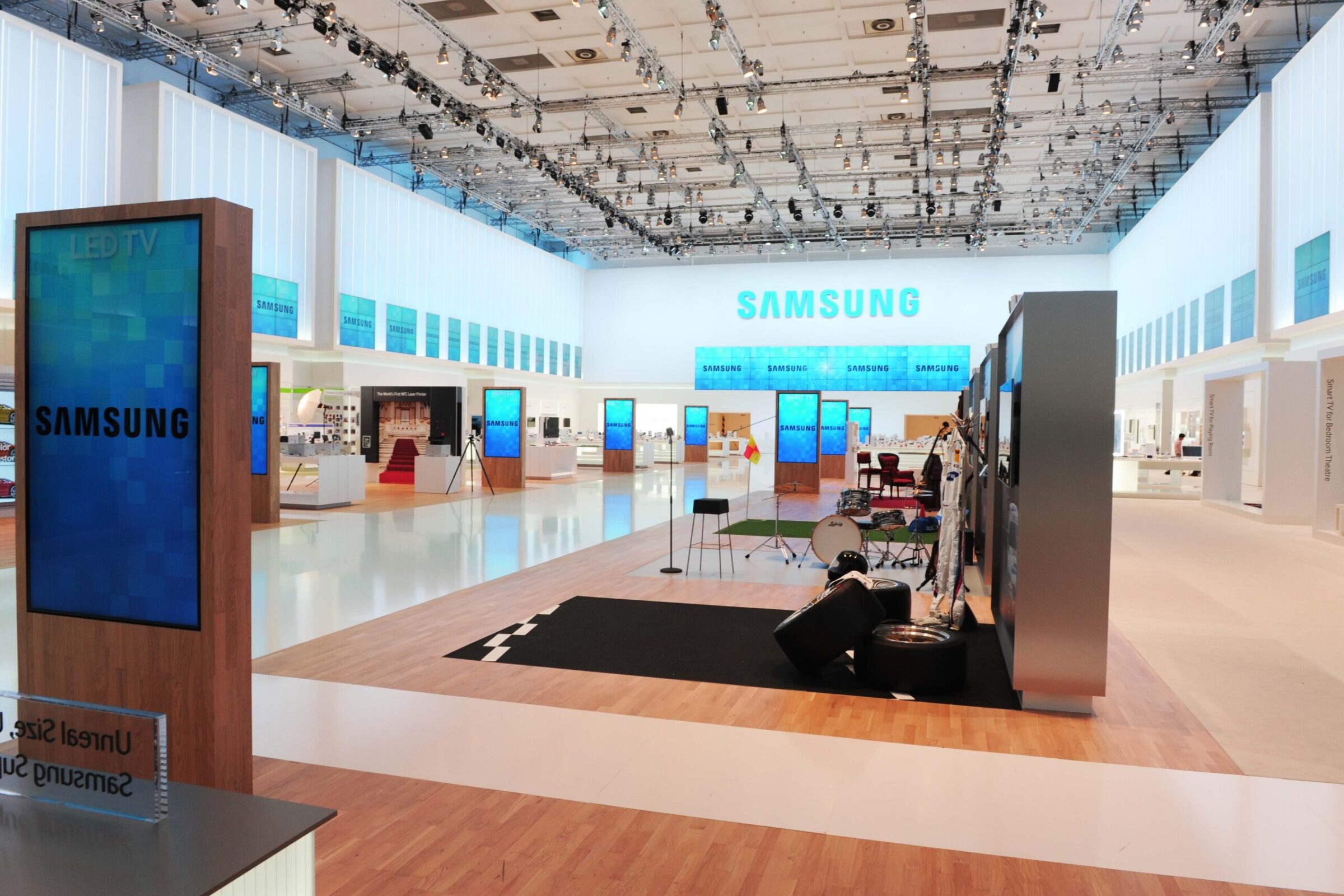 Lighting design for Samsung’s IFA booth – project image 3