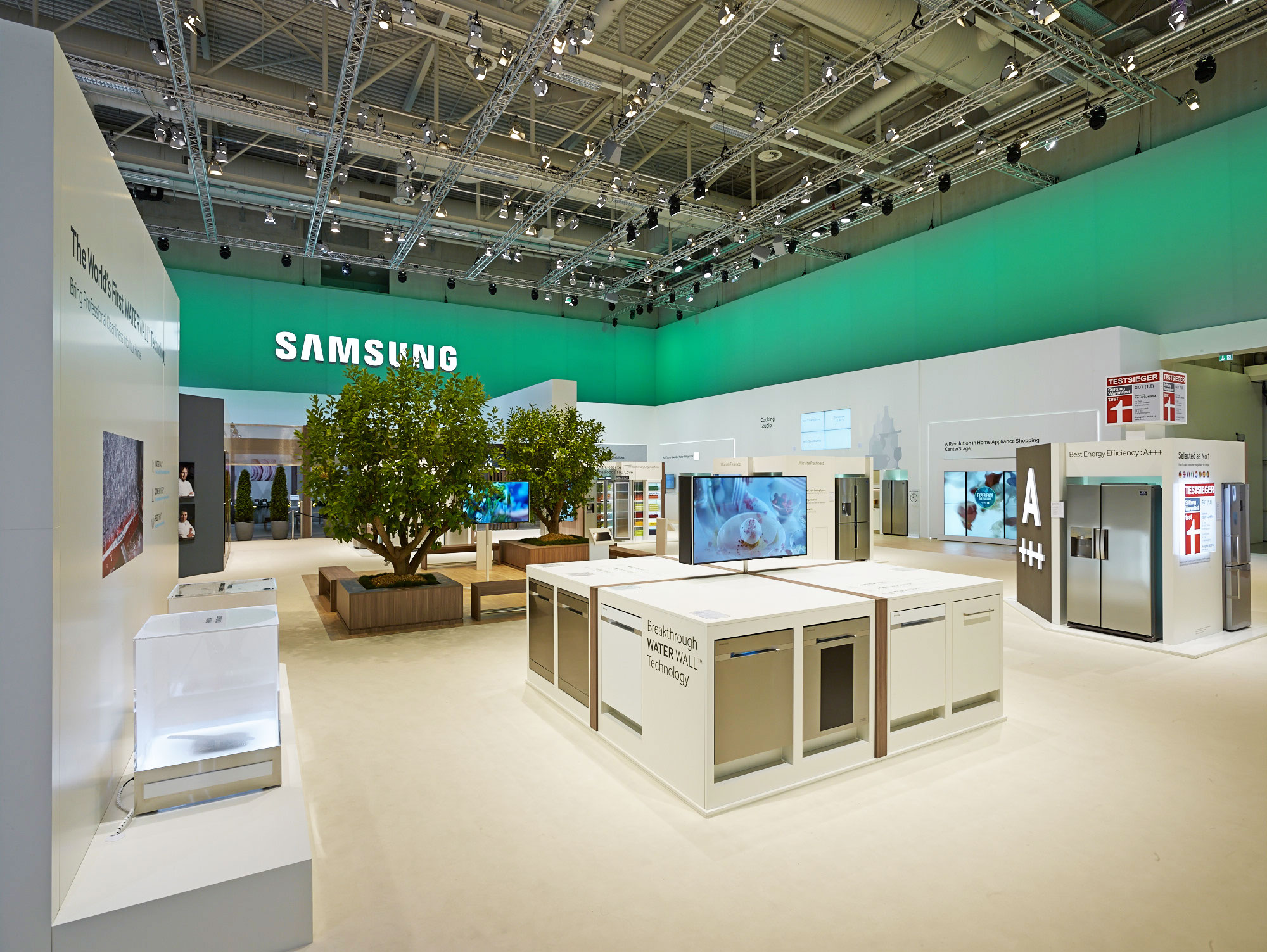 Lighting design for Samsungs IFA booth – project image 13