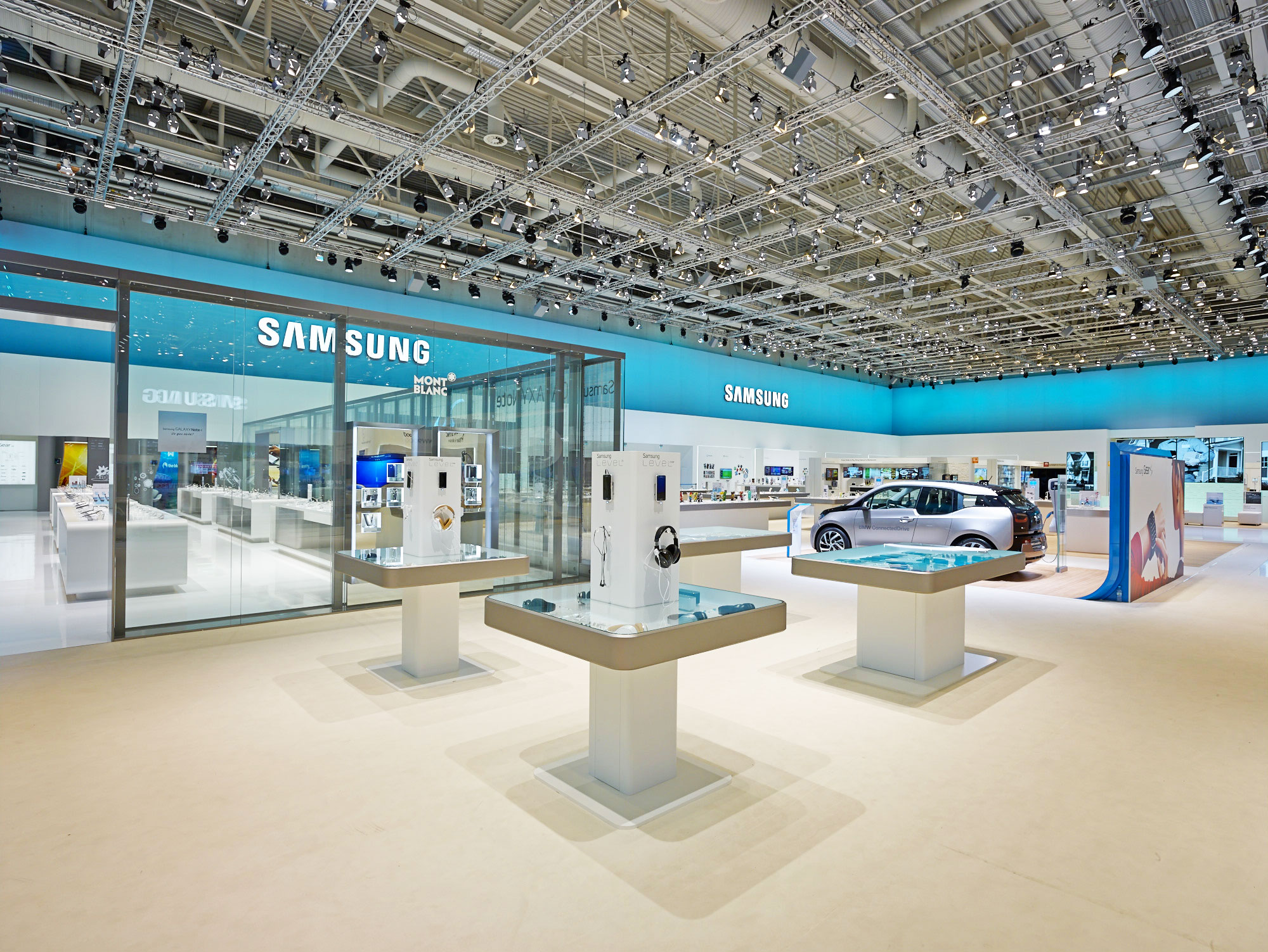 Lighting design for Samsungs IFA booth – project image 11