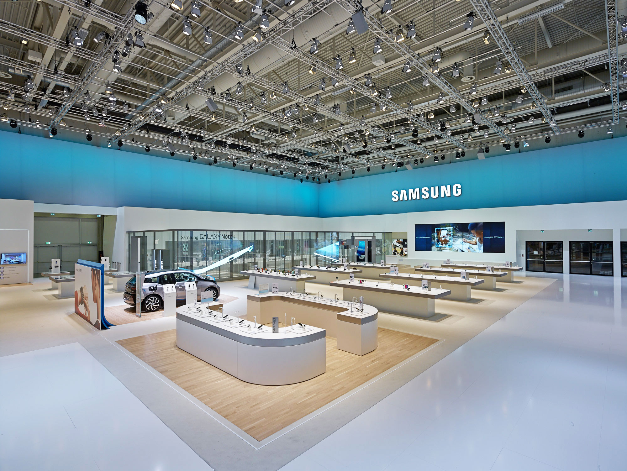 Lighting design for Samsungs IFA booth – project image 6