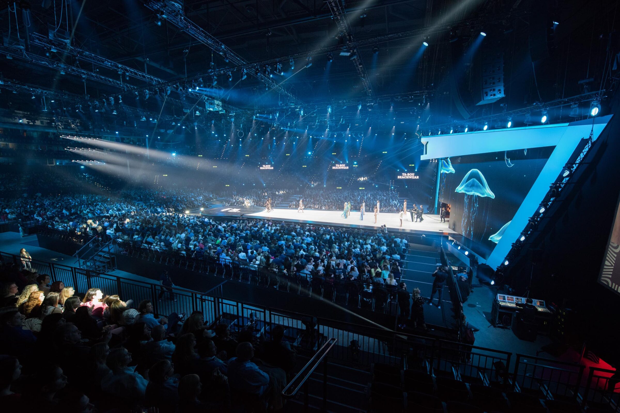 Lighting design for NRJ’s “Fashion Night” – project image 6