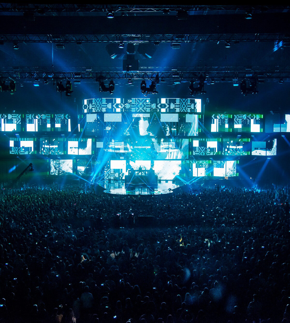 Lighting design for Radio NRJ’s “Star Night”