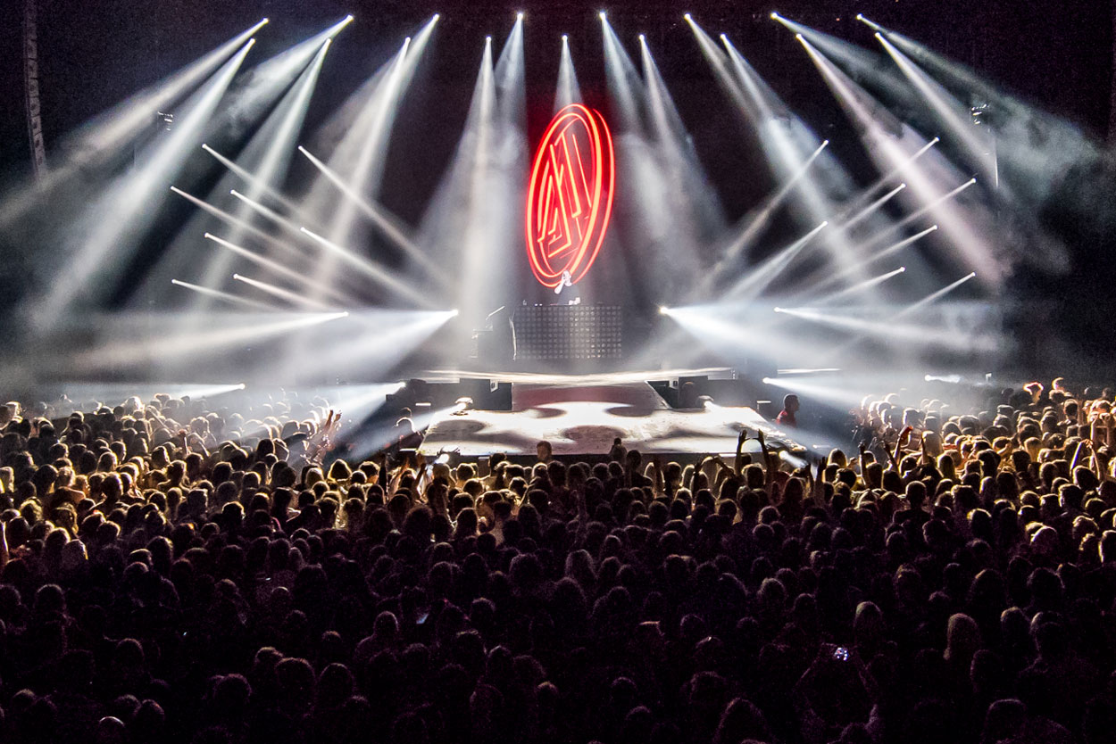 Lighting design for the One FM Star Night – project image 1