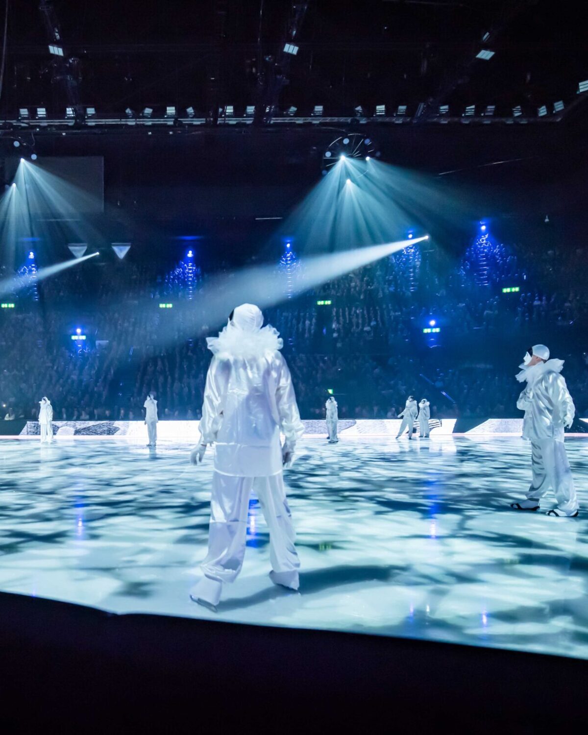 Lighting design for the “Art on Ice” tour