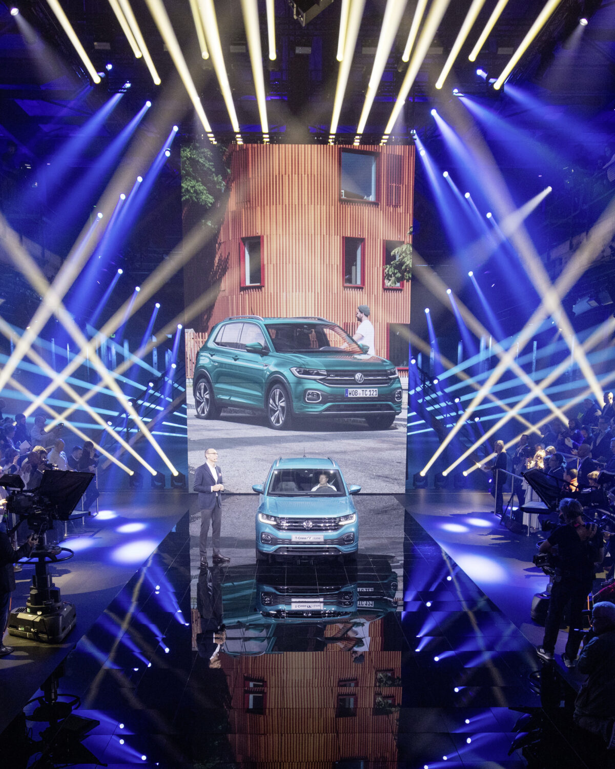 Lighting design for the VW T-Cross Weltpremiere