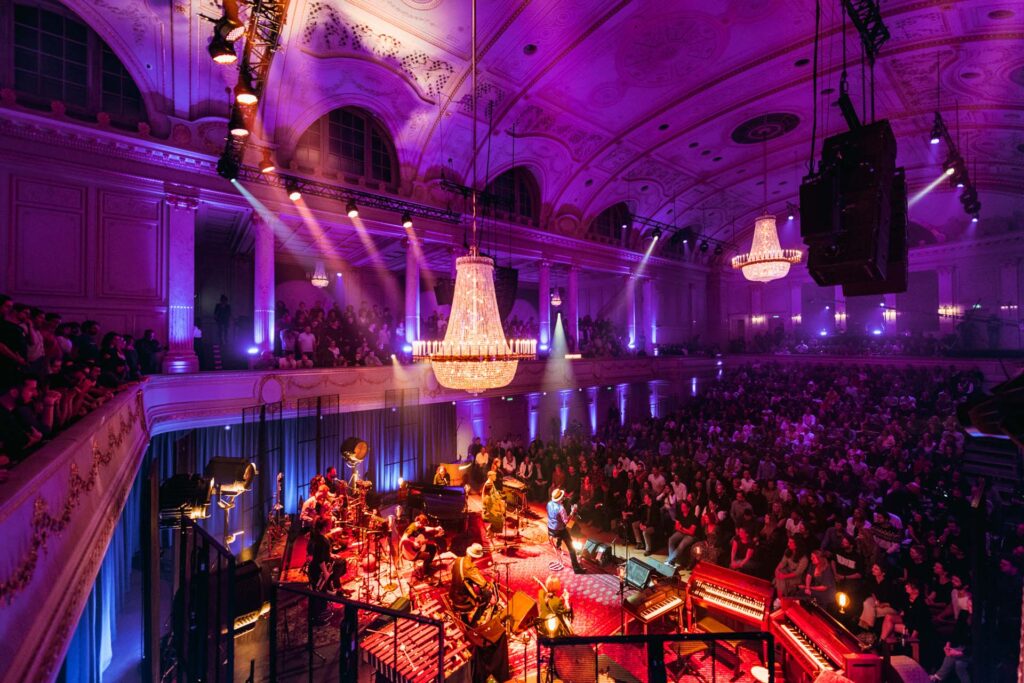 Lighting design and DoP for MTV Unplugged Switzerland – Patent Ochsner – project image 2