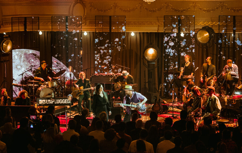 Lighting design and DoP for MTV Unplugged Switzerland – Patent Ochsner – project image 1