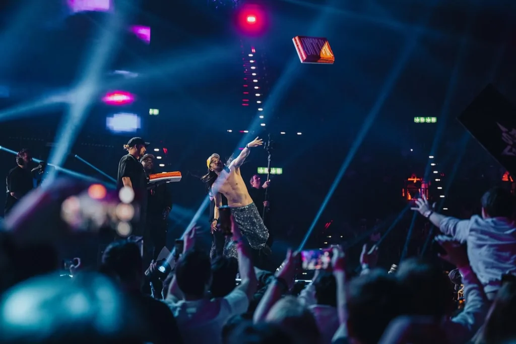 Energy Star Night 2025 – Steve Aoki throwing a cake into the audience